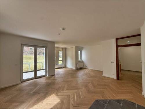 Wohnzimmer / Küche - 2 Zimmer Etagenwohnung in Berlin