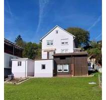 Ausbaufähiges Einfamilienhaus mit Garage und großem Grundstück - Pliezhausen