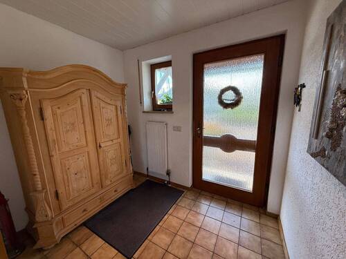 Eingangsbereich - 5 Zimmer Doppelhaushälfte in Karlskron