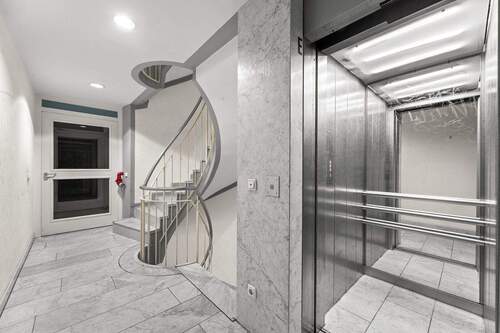 Moderner Fahrstuhl - 