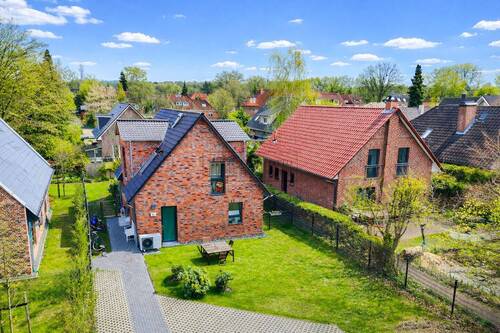 Gartenansicht - 5 Zimmer Einfamilienhaus zum Kaufen in Hamburg
