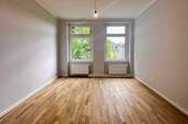 Wohnzimmer - Erstbezug nach Sanierung! 2-Zimmer Wohnung in zentraler Lage von Wuppertal