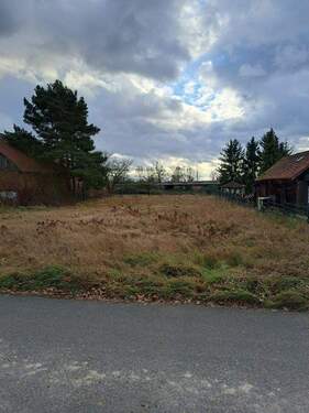 Ansicht Straße 2024.jpg - Baugrundstück in absolut ruhiger und idyllischer Wohnlage