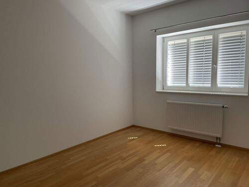 Zimmer 2 - 