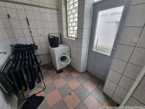 08 Vorderhaus EG Friseur Waschküche - 