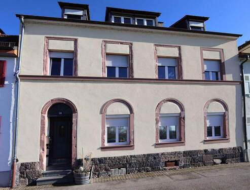 Außenansicht.jpg - Leben wo andere Urlaub machen - 3-Familienhaus mit Rheinblick und großem Garten in bevorzugter Wohnlage in Breisach !