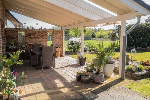 überdachte Terrasse - 