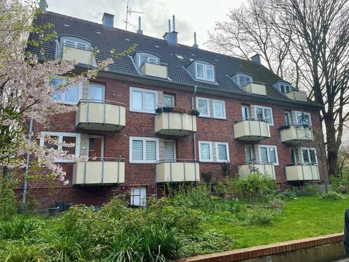 Außenansicht BoCh 229 (2).jpg - Gemütliche 2,5-Zimmer Dachgeschoss-Wohnung