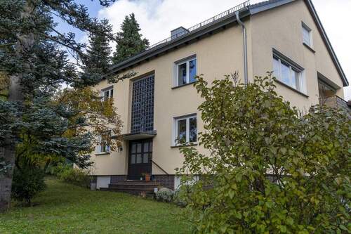 Gebäudeansicht Eingang - 
