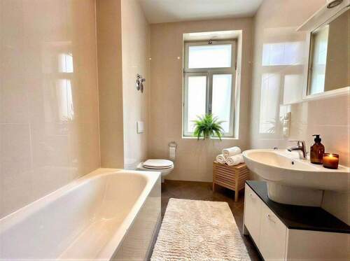 Badezimmer (KI-unterstützt) - Etagenwohnung mit 45,60 m&sup2; in Dresden / Pieschen-Nord/Trachenberge zum Kaufen