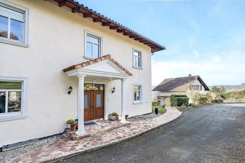 Hauseingang Haupthaus - 1 Zimmer Einfamilienhaus zum Kaufen in Weilrod