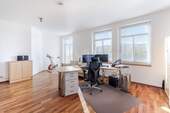 Arbeitszimmer mit Balkon - 