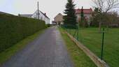 Hausansicht und Grundstück - 