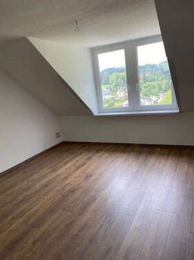 Wohnzimmer - Etagenwohnung mit 100,00 m&sup2; in Annaberg-Buchholz zur Miete