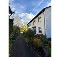 Raumwunder – Reihenmittelhaus mit Carport und Stellplatz in Stegaurach-Debring zu verkaufen