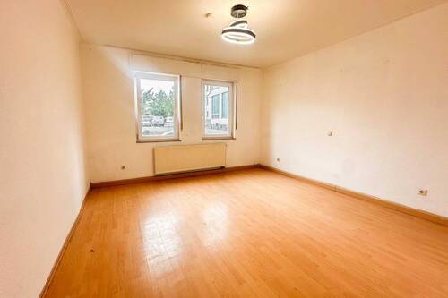 Wohnzimmer - 3 Zimmer Etagenwohnung zum Kaufen in Stuttgart