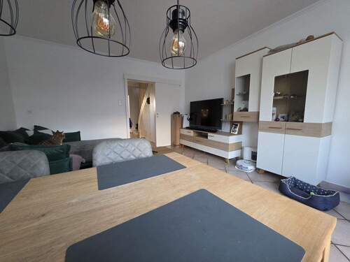 Wohnzimmer - 3 Zimmer Mehrfamilienhaus, Wohnhaus in Hamburg