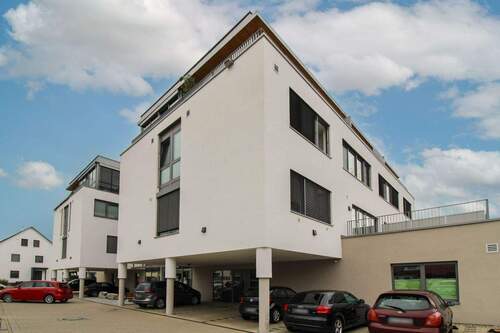 Ansicht (1) - Neuwertige Zwei-Zimmer-Penthouse Wohnung mit schöner Dachterrasse, Aufzug und EBK in Dietenheim