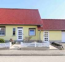 Charmantes Reihenmittelhaus mit Einlieger-Ferienwohnung inklusive großem Grundstück und Garage - Ribnitz-Damgarten