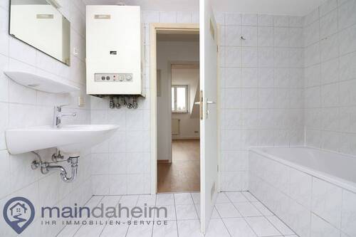 Tageslichtbad mit Wanne - 