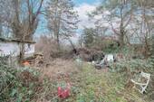 Linkes Grundstück Gartenhaus - 