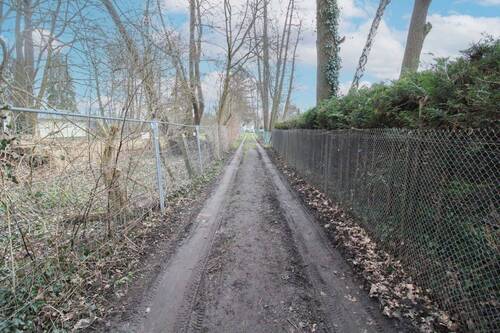 Zufahrt - Grundstück zum Kaufen in Berlin