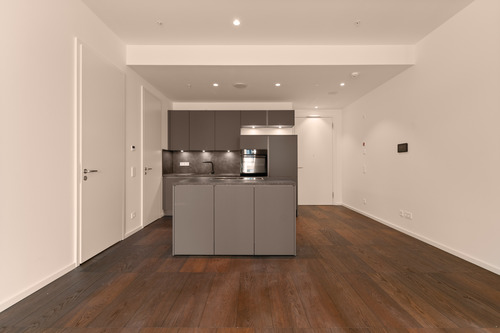 Luxuriöse Einbauküche - 2 Zimmer Etagenwohnung zur Miete in Frankfurt am Main