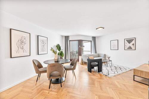 Wohnzimmer - 3 Zimmer Etagenwohnung zum Kaufen in Ludwigsburg