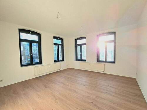 Wohnzimmer - Renovierte Traumwohnung in zentraler Lage