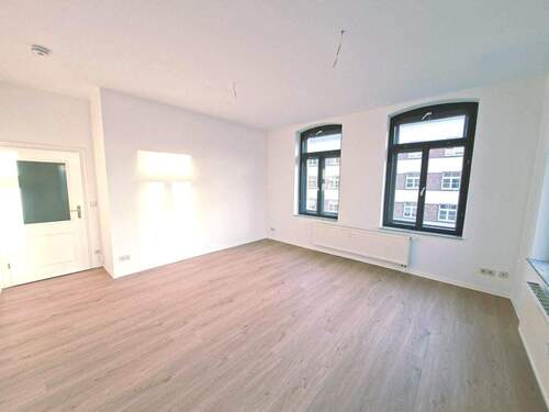 Wohnzimmer - 3 Zimmer Etagenwohnung zur Miete in Chemnitz