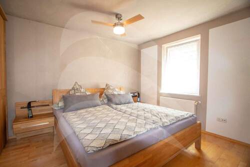 Schlafzimmer EG - 6 Zimmer Doppelhaushälfte in Ergolding