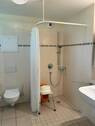 Bad mit Dusche - 