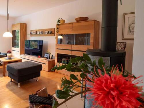 Wohnzimmer mit neuem Kaminofen - 