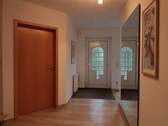 Diele mit Haustür - 