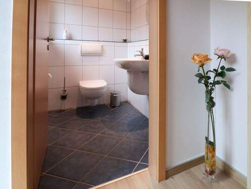Gäste-WC im Erdgeschoss - 