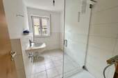 Badezimmer mit Fenster - 