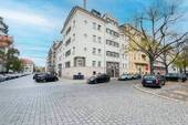 Vorderansicht - Wohnen unterm Dach - stillvolle 2-Zimmer-Oase mit Einbauküche & Investmentpotenzial