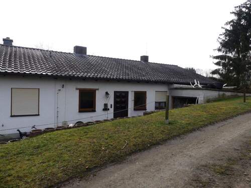 Frontansicht Wohnungseingang - 7 Zimmer Etagenwohnung in Schrecksbach