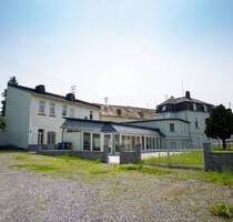 Ehemaliges Gaststättenobjekt mit eingerichteten Fremdenzimmern, Wintergarten uvm. - Runkel