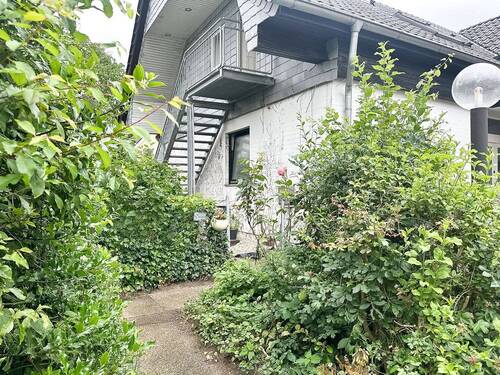 Treppenaufgang zur Wohnungstür - 