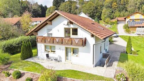 Hausansicht - Einfamilienhaus mit 152,00 m² in Untergriesbach / Oberötzdorf zum Kaufen
