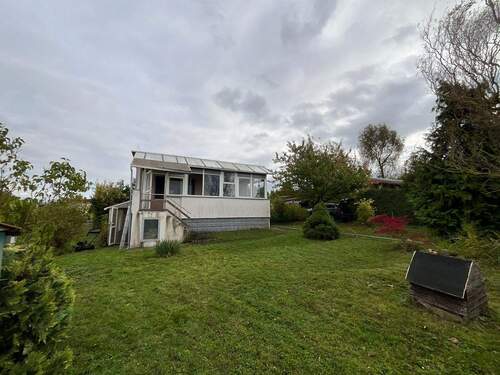 Anblick Bungalow - Wochenendgrundstück mit ganzjährig nutzbaren massivem Bungalow zu verkaufen