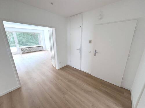 Flurbereich mit Abstellkammer - Etagenwohnung mit 78,10 m² in Hamburg zum Kaufen