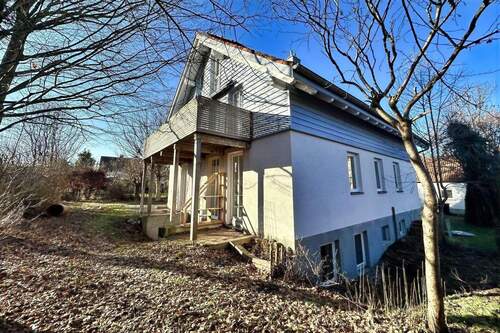 Ansicht Südost - 1 Zimmer Mehrfamilienhaus, Wohnhaus in Finning