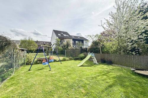 Garten - Doppelhaushälfte in Bergheim-Ahe: 86 m² Wohnfläche und 33 m² wohnliche DG-Nutzung