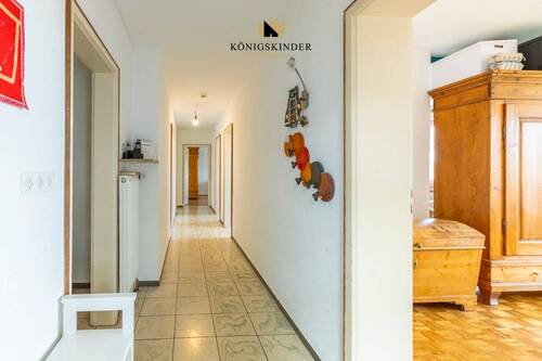 Flur - Etagenwohnung mit 100,00 m² in Vaihingen an der Enz zum Kaufen