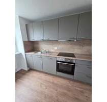 PROVISIONSFREIE Attraktive, komplett renovierte 2 Zimmer Wohnung mit Balkon zentrale Lage in Fürth