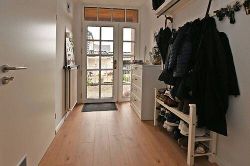 Hauseingang große Wohnung - 