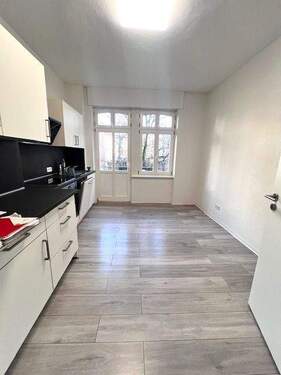 Küche - 4 Zimmer Etagenwohnung in Saarbrücken