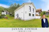 JANNIK ZIMMER Immobilien - Neuwertig & sofort bezugsfrei - Einfamilienhaus in Kochel mit viel Platz & Gestaltungsfreiheit